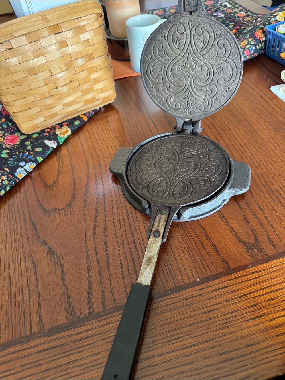 Vintage JOTUL 2 PC Cast Iron Crepe Pizzelle Cookie Krumkake IRON PRESS W/base